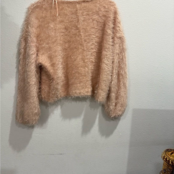 Zara Fuzzy Beige Sweater - Picture 4 of 10
